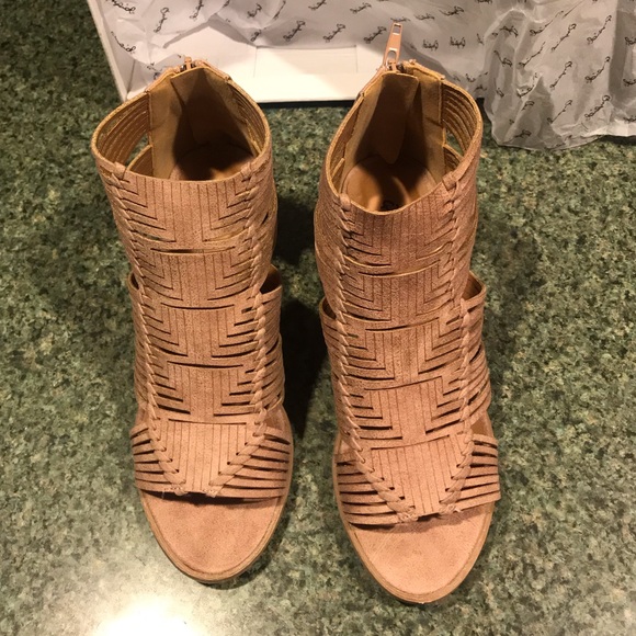 Qupid Woven Caged Peep Toe Heeled Sandals - Picture 3 of 7